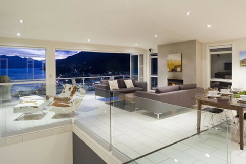 Stunning Queenstown - Accommodation New Zealand 1