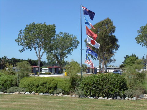 Glenavys Waitaki River Motor Camp - Accommodation New Zealand 1