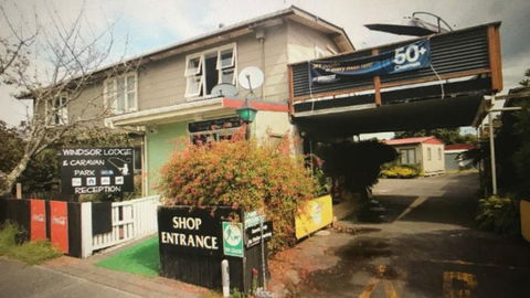 New Windsor Lodge & Caravan Park - Accommodation New Zealand 0