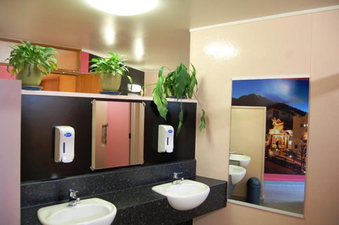 Queenstown Holiday Park & Motels Creeksyde - Accommodation New Zealand 12