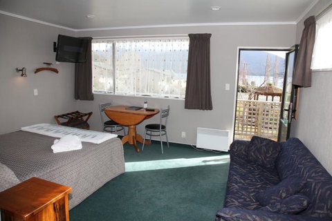 Te Anau Lakeview Kiwi Holiday Park & Motels - Accommodation New Zealand 10