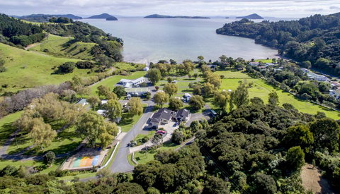 Shelly Beach TOP 10 Holiday Park (Beachfront Coromandel) - Accommodation New Zealand 0