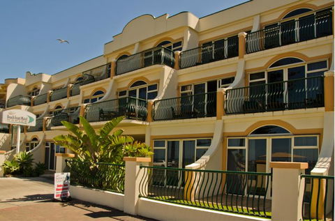 Beachfront Motel - Accommodation New Zealand 0