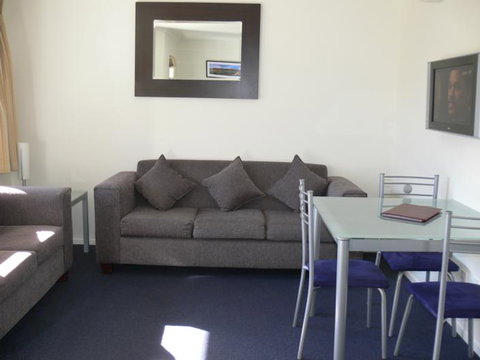 Claremonte Motor Lodge - Accommodation New Zealand 0