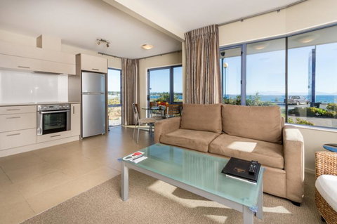 Sails On The Lake - Accommodation New Zealand 5