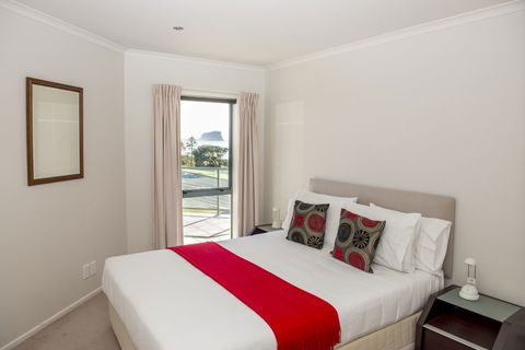 The Reef Beachfront Apartments - Accommodation New Zealand 6