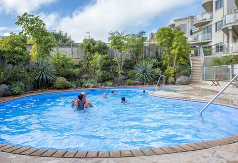 The Reef Beachfront Apartments - Accommodation New Zealand 13