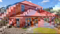 Red Tussock Motel