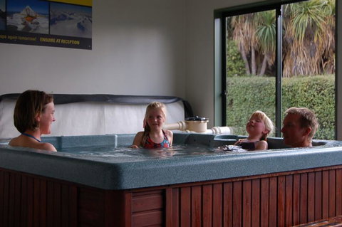 Wanaka Kiwi Holiday Park & Motels - Accommodation New Zealand 9