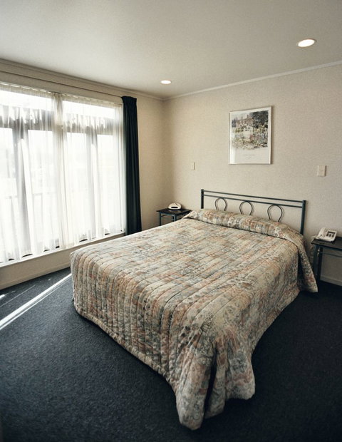 Ambassador Motor Inn - Accommodation New Zealand 1