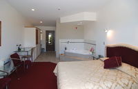 Chantilly's Motor Lodge