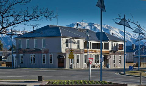 The Brown Pub Methven - Accommodation New Zealand 7
