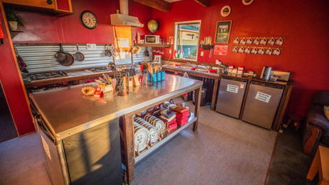 YHA Hokitika - Accommodation New Zealand 1