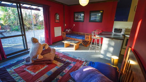 YHA Hokitika - Accommodation New Zealand 8