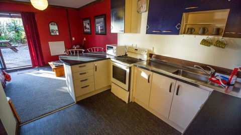 YHA Hokitika - Accommodation New Zealand 10