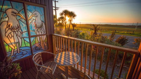 YHA Hokitika - Accommodation New Zealand 12