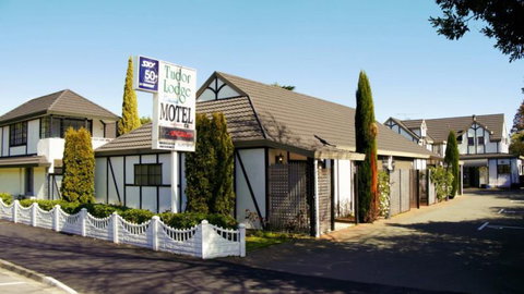 Tudor Lodge Motel - Accommodation New Zealand 0