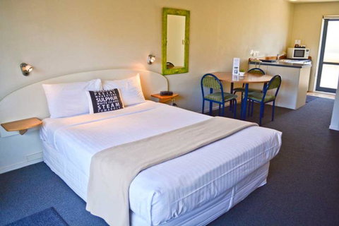 White Island Rendezvous - Accommodation New Zealand 2