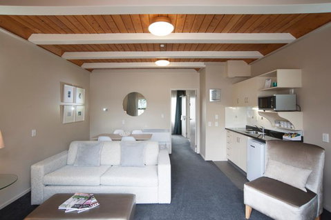 Radfords On The Lake - Accommodation New Zealand 3