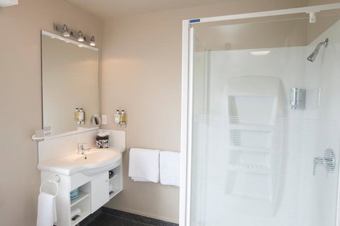 Radfords On The Lake - Accommodation New Zealand 7