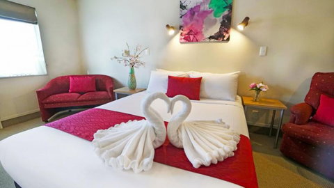 Ashwood Manor Motor Lodge - Accommodation New Zealand 0