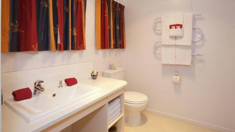 Ascot Lodge & Gallery - Accommodation New Zealand 2