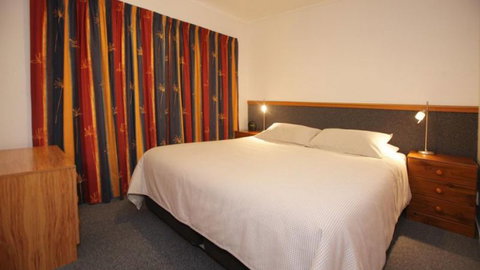 Ascot Lodge & Gallery - Accommodation New Zealand 3