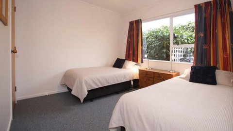 Ascot Lodge & Gallery - Accommodation New Zealand 4