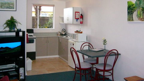 Ascot Lodge & Gallery - Accommodation New Zealand 6