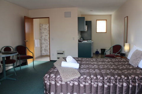 ASURE Ambassador Motor Lodge - Accommodation New Zealand 6