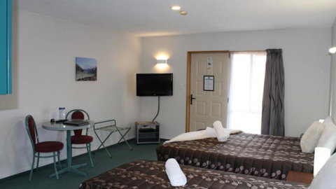 ASURE Ambassador Motor Lodge - Accommodation New Zealand 14