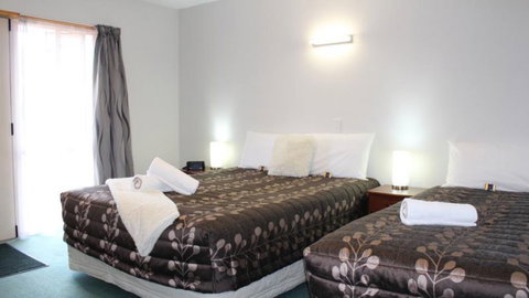 ASURE Ambassador Motor Lodge - Accommodation New Zealand 15