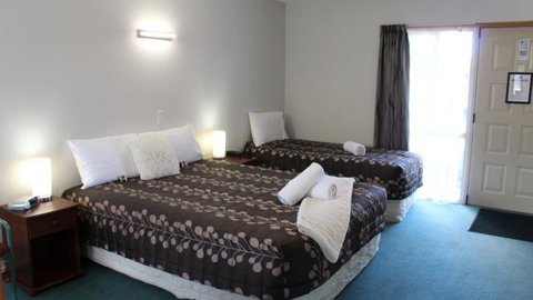 ASURE Ambassador Motor Lodge - Accommodation New Zealand 17