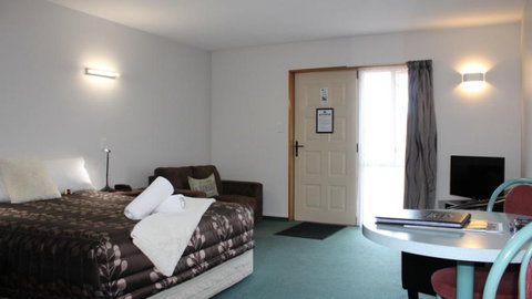 ASURE Ambassador Motor Lodge - Accommodation New Zealand 21