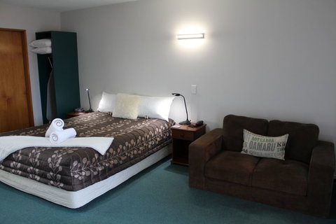 ASURE Ambassador Motor Lodge - Accommodation New Zealand 22