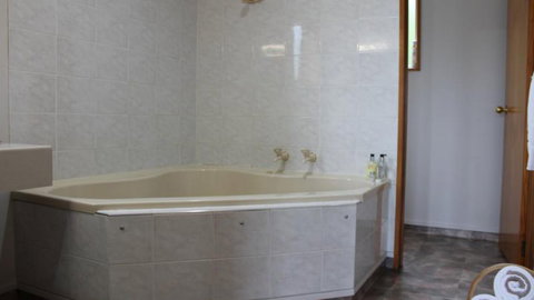 ASURE Ambassador Motor Lodge - Accommodation New Zealand 26