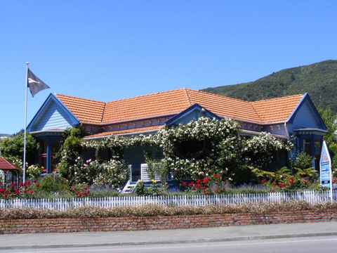 YHA Picton - Accommodation New Zealand 1