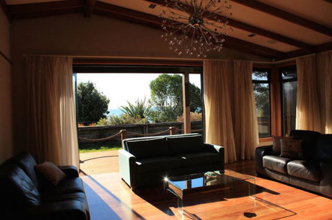 Tata Beach Front Retreat - Accommodation New Zealand 6