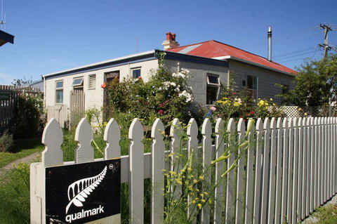YHA Oamaru - Accommodation New Zealand 0