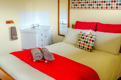 Kinloch Lodge - Accommodation New Zealand 2