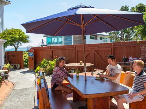 Verandahs Backpackers Lodge - Accommodation New Zealand 1