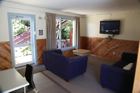 Te Anau Lakefront Backpackers - Accommodation New Zealand 3
