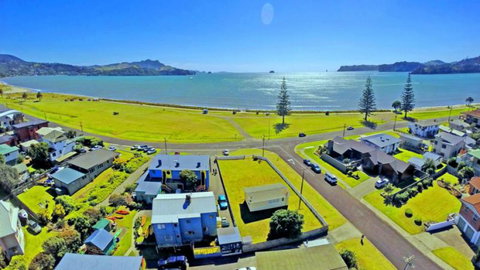 On The Beach Backpackers - Accommodation New Zealand 1