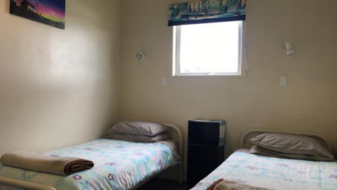 On The Beach Backpackers - Accommodation New Zealand 6