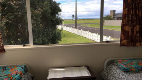 On The Beach Backpackers - Accommodation New Zealand 8