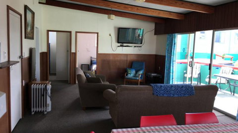 On The Beach Backpackers - Accommodation New Zealand 9