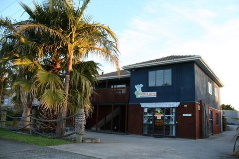 Turtlecove Backpackers - Accommodation New Zealand 0