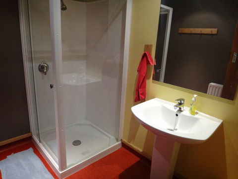 The Old Countryhouse Backpackers - Accommodation New Zealand 9