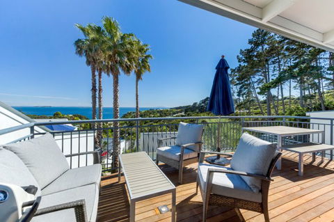 Villa Palm Views - Accommodation New Zealand 0