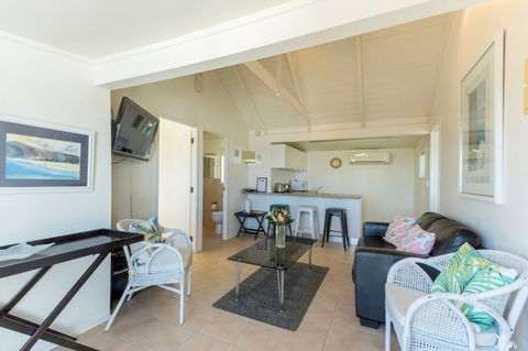 Villa Palm Views - Accommodation New Zealand 1